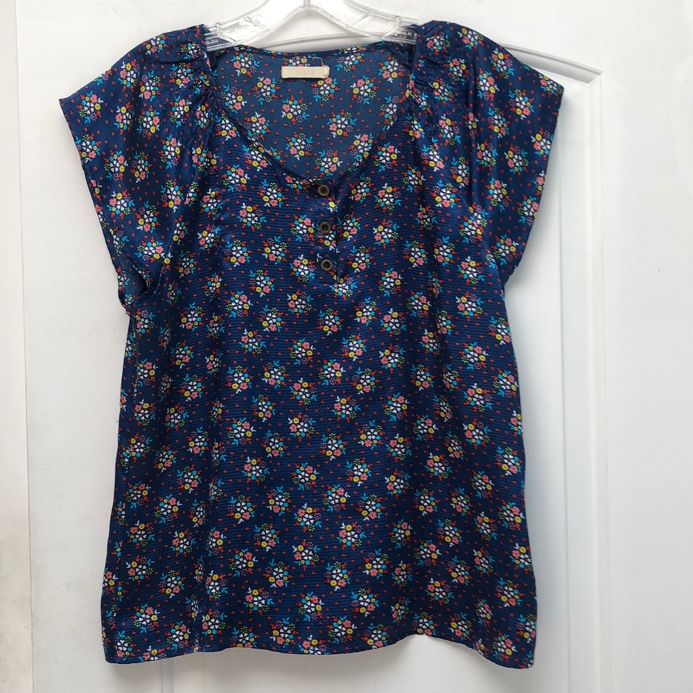 Anthropology Tulle blue floral short sleeve blouse sz M lightly worn